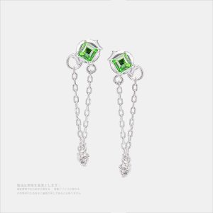 エメラルド漫探り オリジナルデザイン  シルバー色・銀製・中サイズイヤリング