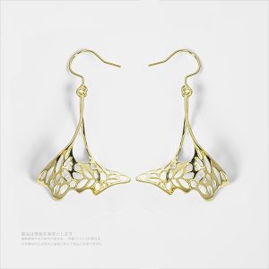 蝶の翼 彫り羽 オリジナルデザイン  ゴールド色・金メッキ・長サイズイヤリング