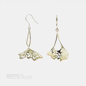 蝶の翼 彫り羽 オリジナルデザイン  ゴールド色・金メッキ・長サイズイヤリング