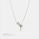 胡蝶の夢と柔らかな囁き デザイナーオリジナル	シルバー色・シルバー製・クラヴィクルネックレス  S925銀