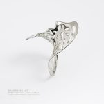 蝶の翼 彫り羽 オリジナルデザイン	シルバー色・銀製・サイズ 6 の指輪 - 画像 (2)